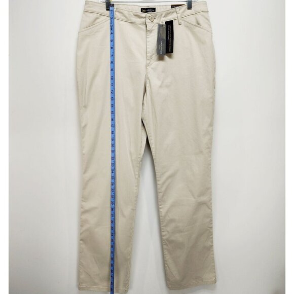Lee chino pants Womens Relaxed Fit Straight Leg Mid Rise Size 14 Long beige - Picture 4 of 12